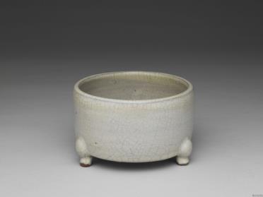 图片[2]-Tripod in celadon glaze. Guan ware., Southern Song to Yuan dynasty, 13th-14th century-China Archive